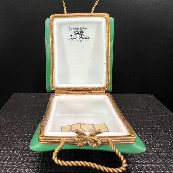 Hand painted LIMOGES BOX RETIRED!! - Picture 6 of 13